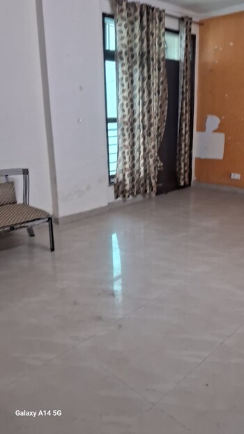 2 BHK Flat for Rent in Vip Road, Zirakpur