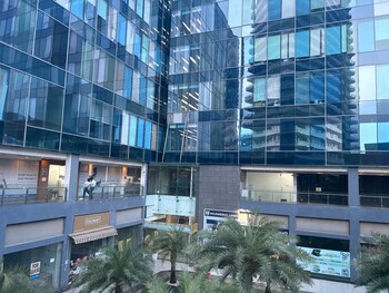 Paras Trade Centre