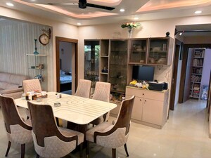 Team Area in 2.5 BHK Apartment at M3M Soulitude, Sector 89 – for Rent