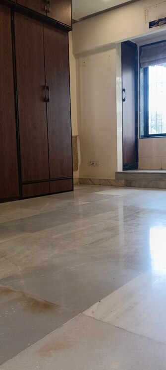 2 BHK Apartment For Sale in Karachi Citizens CHS in Juhu, Mumbai