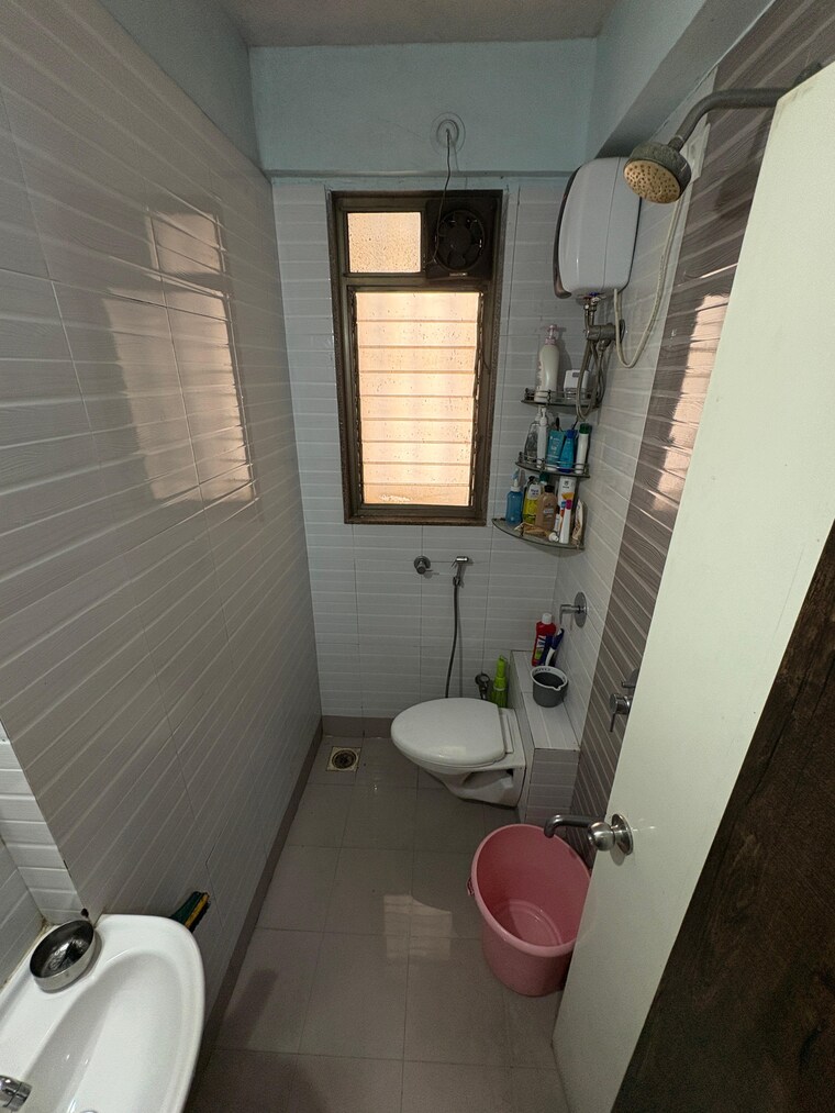 Bathroom, gurukrupa-raj-hills 1 Bedroom 418 Sq.Ft. Apartment In Borivali East Mumbai 10536031