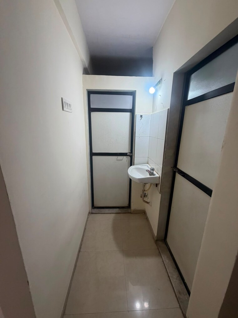 Bathroom, highland-residency-chsl 1 Bedroom 450 Sq.Ft. Apartment In Balkum Pada Thane 10536021