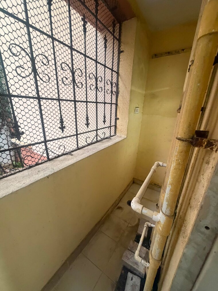 Balcony, highland-residency-chsl 1 Bedroom 450 Sq.Ft. Apartment In Balkum Pada Thane 10536021