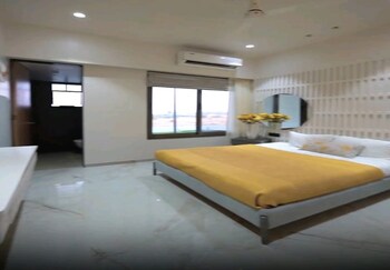 2.5 BHK Flat for Sale in Sector 17 Dwarka, Delhi