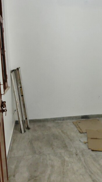 2 BHK Builder Floor for Sale in Spring Field Colony, Faridabad