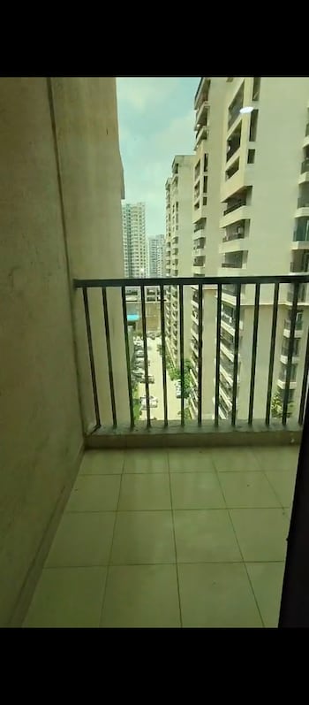 Gaur City 2 - 11th Avenue