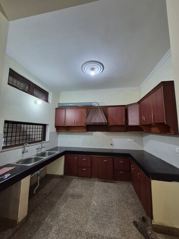 3 BHK Builder Floor for Rent in Sector 45, Gurgaon