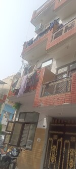 6+ BHK + Store Room 60 Sq.Yd. Independent House in Vasundhara Sector 3