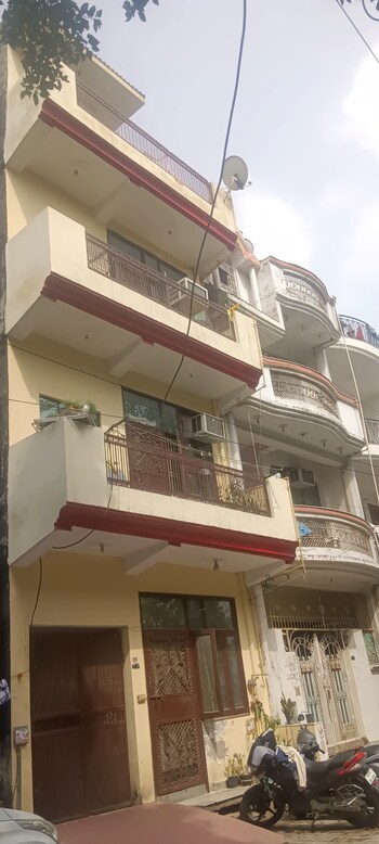 2 BHK Builder Floor for Rent in Vasundhara Sector 3, Ghaziabad