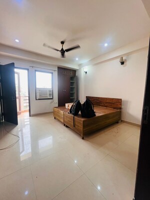 Living Room in 2 BHK Builder Floor at Sector 40 – for Rent