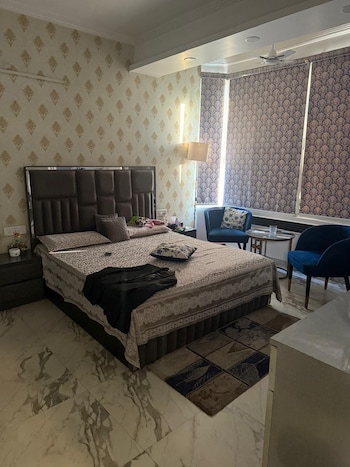 4 BHK Flat for Rent in Sector 6 Dwarka, Delhi