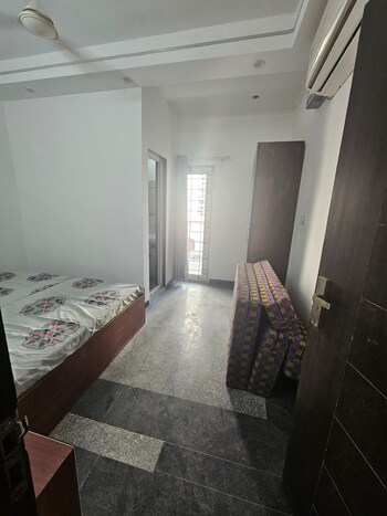 1 BHK Builder Floor for Rent in Sector 54, Gurgaon