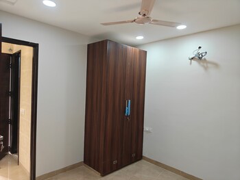 1 BHK Builder Floor for Rent in Model Town 3, Delhi