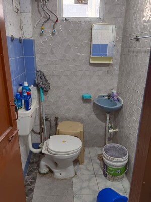 Bathroom in 1 RK Builder Floor at Lajpat Nagar 4 – for Rent