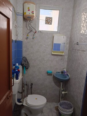 Bathroom in 1 RK Builder Floor at Lajpat Nagar 4 – for Rent