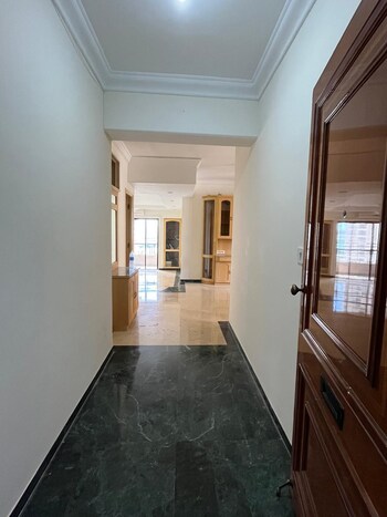 Hiranandani Sovereign