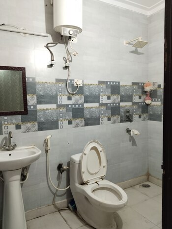 3 BHK Builder Floor for Rent in Sector 37, Faridabad