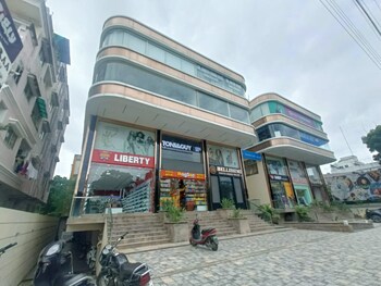 Showroom for Sale in Scheme No 54, Indore