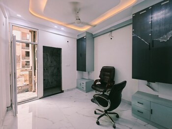 3 BHK Builder Floor for Sale in Sector 73, Noida