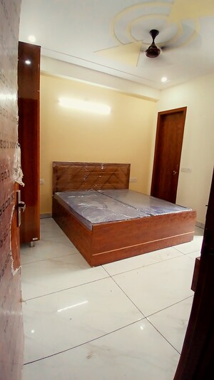 Bedroom in 1 RK Builder Floor at Hong Kong Bazaar, Sector 57 – for Rent