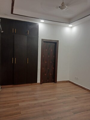Room in 2 BHK Builder Floor at RWA Apartments Sector 52, Sector 52 – for Rent