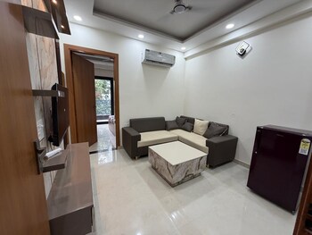 1 BHK Builder Floor for Rent in Sector 52, Gurgaon