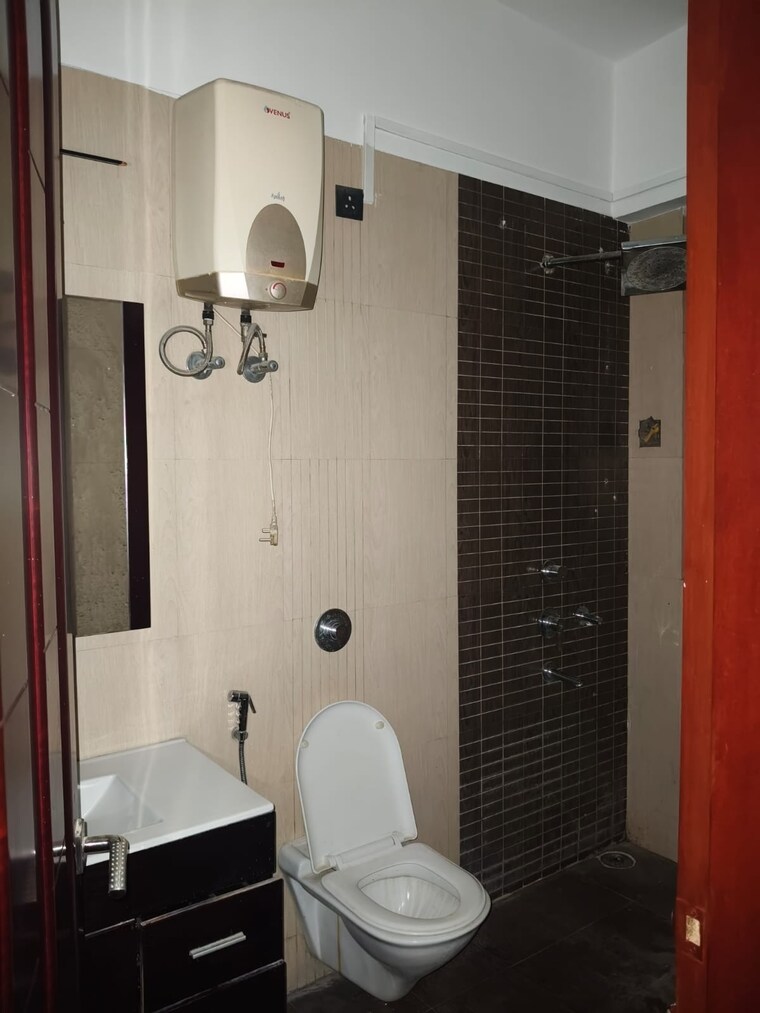 Bathroom, sree nagar 4 Bedroom 2500 Sq.Ft. Apartment In Sree Nagar Guwahati 10555970