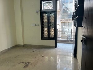 Room in 2 BHK Apartment at Saket – for Rent