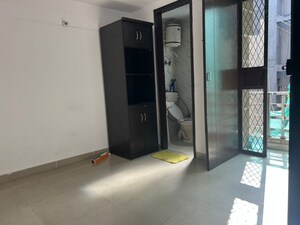 Room in 2 BHK Apartment at Saket – for Rent