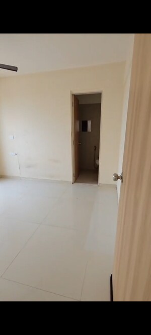 Room in 2 BHK Apartment at Sayba Heritage, Kurla East – for Rent