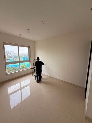 Room in 2 BHK Apartment at Hubtown Rising City, Ghatkopar East – for Rent