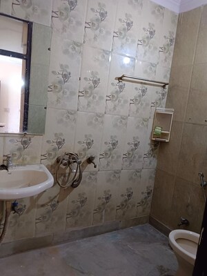 Bathroom in 1 BHK Builder Floor at Lajpat Nagar 4 – for Rent