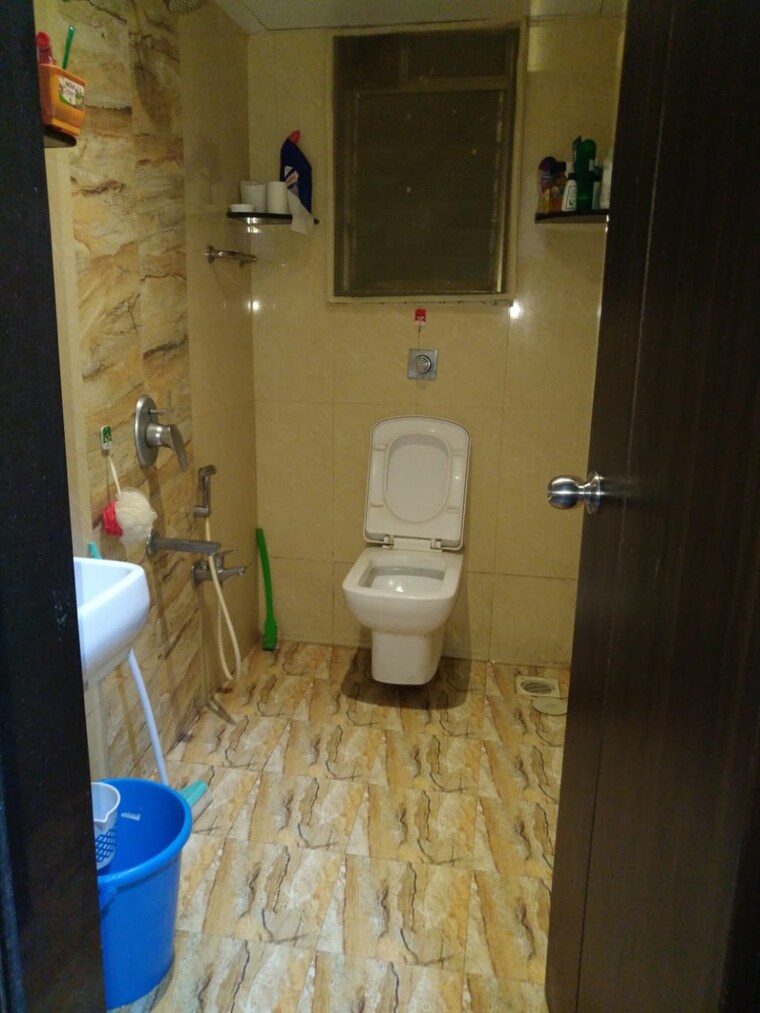 Bathroom, kalina 2 Bedroom 650 Sq.Ft. Apartment In Kalina Mumbai 10556093