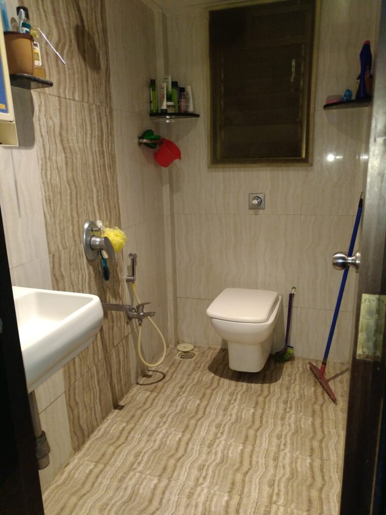 Bathroom, kalina 2 Bedroom 650 Sq.Ft. Apartment In Kalina Mumbai 10556093