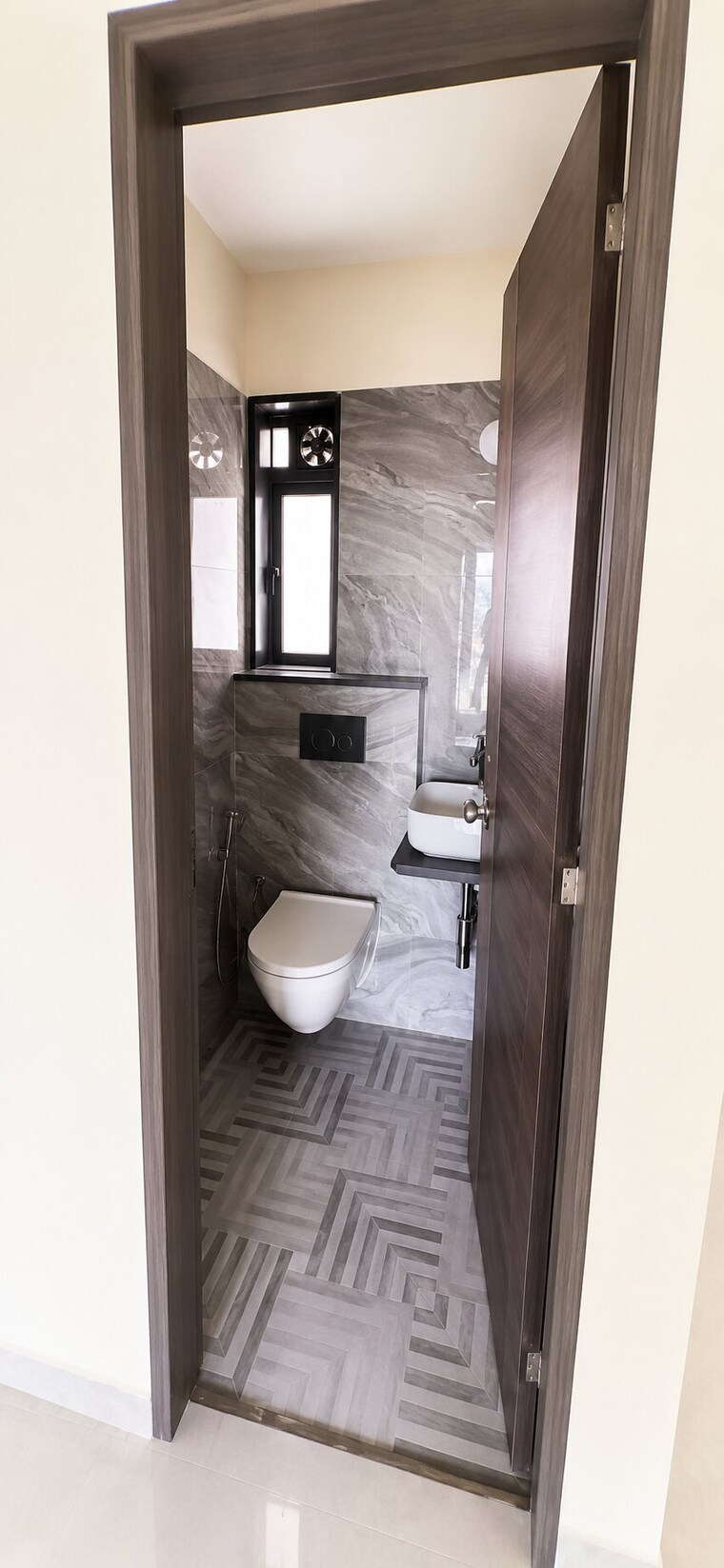 Bathroom, veena-synergy 2 Bedroom 1000 Sq.Ft. Apartment In Andheri East Mumbai 10556095
