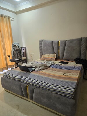 Bedroom in 4 BHK Builder Floor at Sector 38 – for Rent