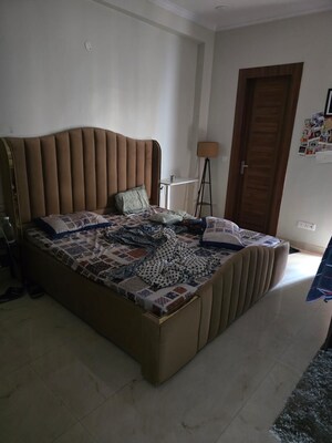 Bedroom in 4 BHK Builder Floor at Sector 38 – for Rent