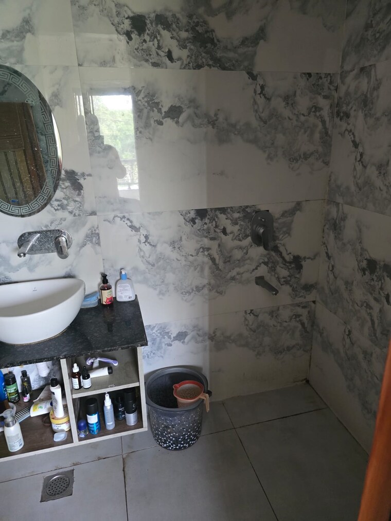 Attached Bathroom, sector 38 4 Bedroom 2800 Sq.Ft. Builder Floor In Sector 38 Gurgaon 10556098