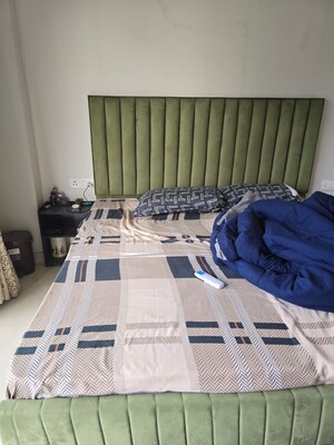 Room in 4 BHK Builder Floor at Sector 38 – for Rent