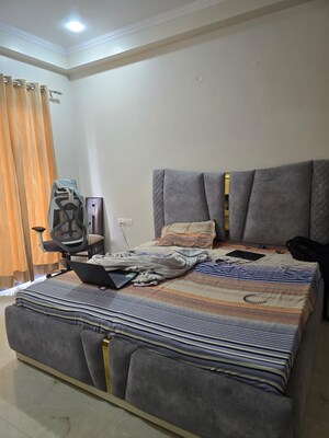 Bedroom in 4 BHK Builder Floor at Sector 38 – for Rent