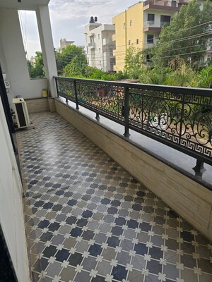 Balcony in 4 BHK Builder Floor at Sector 38 – for Rent