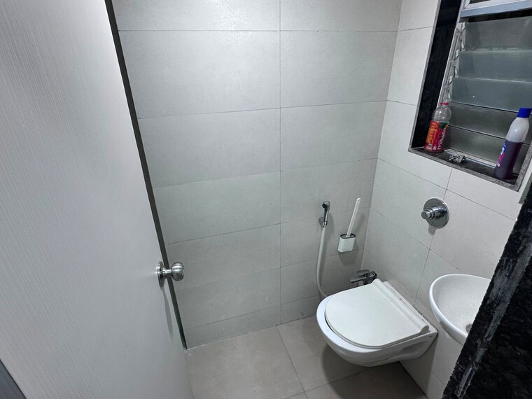 Bathroom, vardhan-heights 1 Bedroom 500 Sq.Ft. Apartment In Chembur Mumbai 10556132