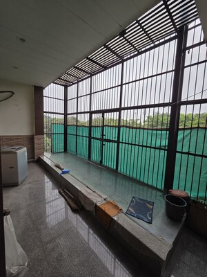Balcony in 1 BHK Independent House at Sector 23 – for Rent