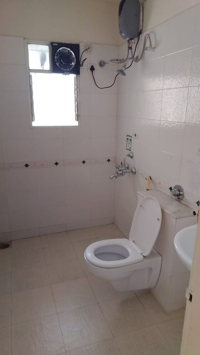 Bathroom, agarwal-the-west-wing 3 Bedroom 1300 Sq.Ft. Apartment In Baner Pune 10556175