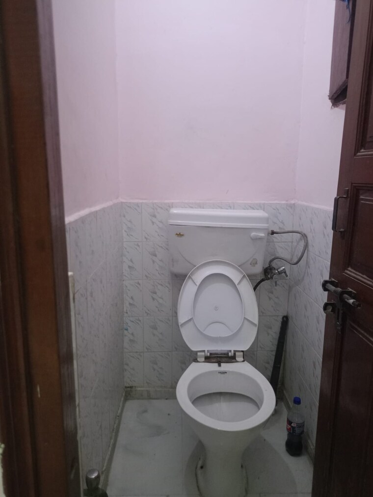 Bathroom, sector 23 2 Bedroom 1430 Sq.Ft. Independent House In Sector 23 Gurgaon 10556180