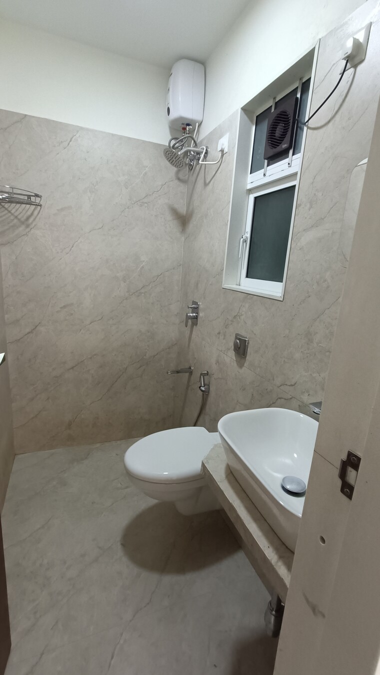 Bathroom, lotus-signature 2 Bedroom 566 Sq.Ft. Apartment In Andheri West Mumbai 10556186