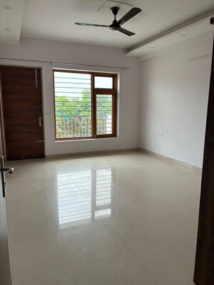 Room in 2 BHK Independent House at Sector 23 – for Rent