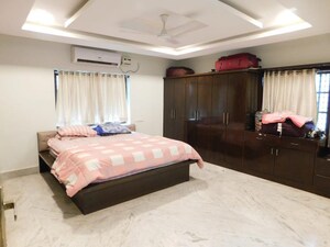 Bedroom in 6 BHK Apartment at Manikonda – for Rent