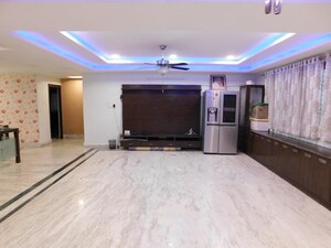 Bedroom in 6 BHK Apartment at Manikonda – for Rent