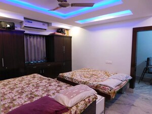 Bedroom in 6 BHK Apartment at Manikonda – for Rent